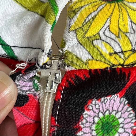 Vintage 1970’s Sunshine Alley Bright Floral Fit & Flare Dress - Picture 12 of 12